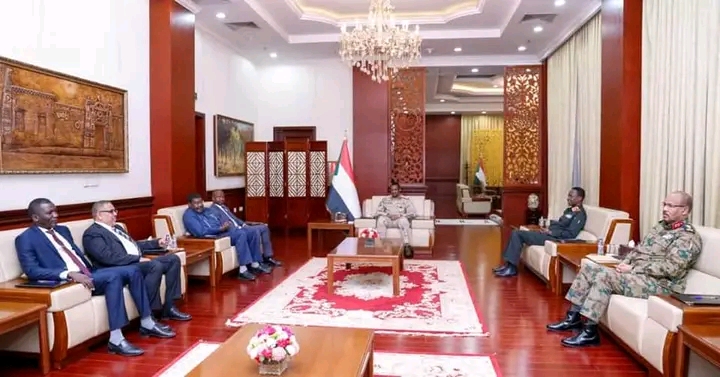 المسار نيوز نائب رئيس مجلس السيادة يرأس اجتماع المكون العسكري والجبهة الثورية السودانية.