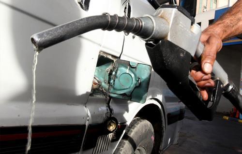 المسار نيوز خبراء : انخفاض أسعار الوقود نتيجة لسياسات حكومية.