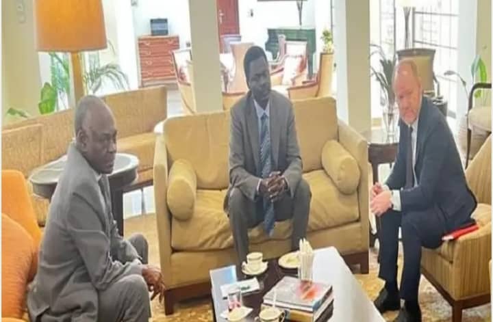 المسار نيوز مناوي يبحث مع السفير الامريكي سبل الحوار السياسي الشامل