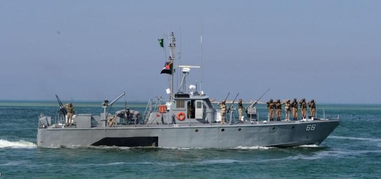 المسار نيوز القوات البحرية تواصل البحث عن سفينة تحمل علم بنما غرقت في سواحل البحر الأحمر