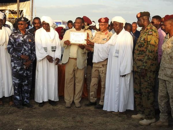 المسار نيوز والي وسط دارفور يشيد بجهود( الدعم السريع) في حل النزاعات القبلية