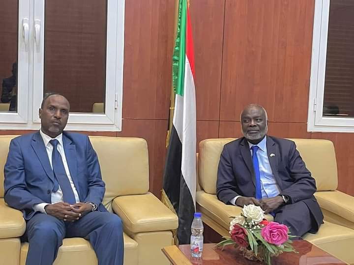 المسار نيوز وزير المالية يلتقي سفير جمهورية جيبوتي