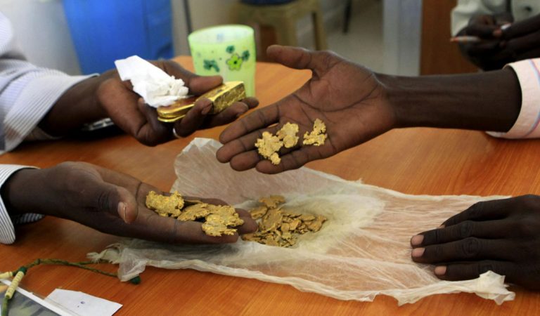 المسار نيوز توقف جميع شركات صادر الذهب في السودان عن العمل
