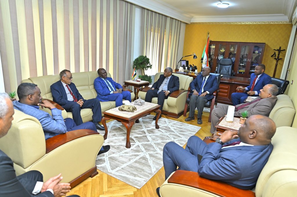 المسار نيوز وزير الداخلية في زيارة للسفارة السودانية بالقاهرة