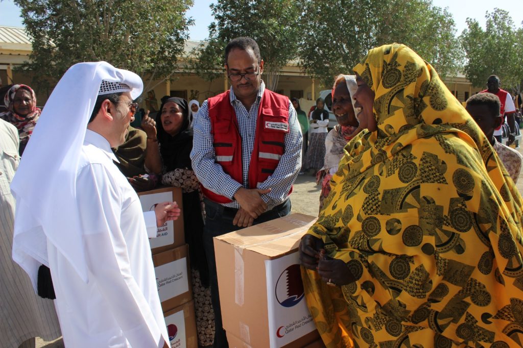 المسار نيوز الهلال الأحمر القطري يبدأ توزيع مواد غذائية لأكثر من ثلاثة ألف وخمسمائة أسرة في مدينة بورتسودان
