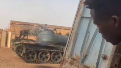 المسار نيوز الجيش : تدمير دبابة من المسافة صفر تتبع مليشيا الدعم السريع الإرهابية