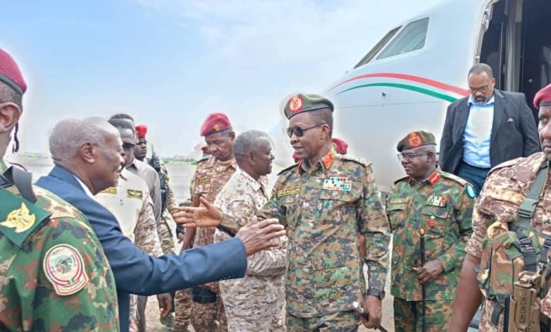 المسار نيوز كان في إستقبالهم والي الخرطوم ووزير الحكم الاتحادي.. عقار وكباشي يصلان ولاية الخرطوم ولقاء مشترك ضم حكومة ولاية الخرطوم ولجنة الأمن وعقار يؤكد ضرورة الإستمرار في توفير الخدمات ومعالجة آثار الحرب